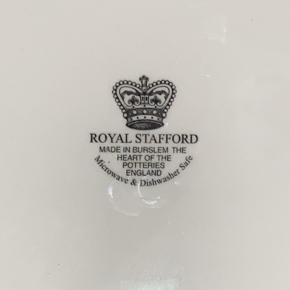 Carly Dodsley CHICKS DINNER PLATE Royal Stafford - Picture 3 of 3